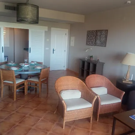 Elio Club 5, Golf & *