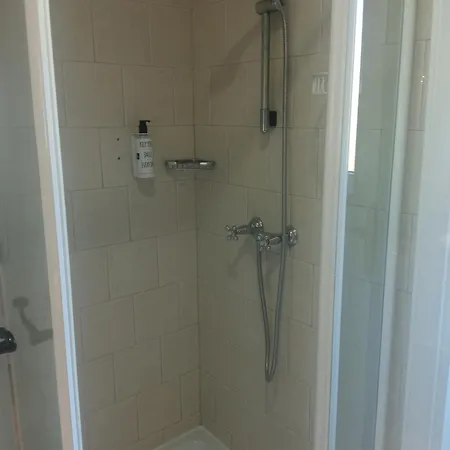 Elio Club 5, Golf & *