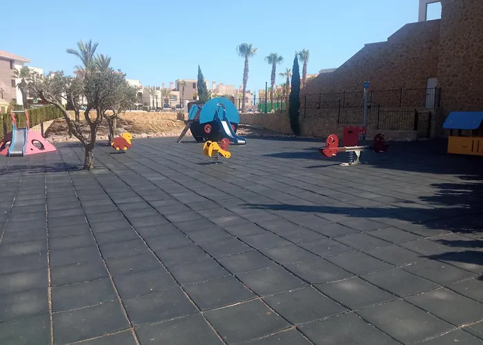 Elio Club 5, Golf & *