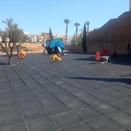 Elio Club 5, Golf & *