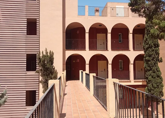 Elio Club 5, Golf & *